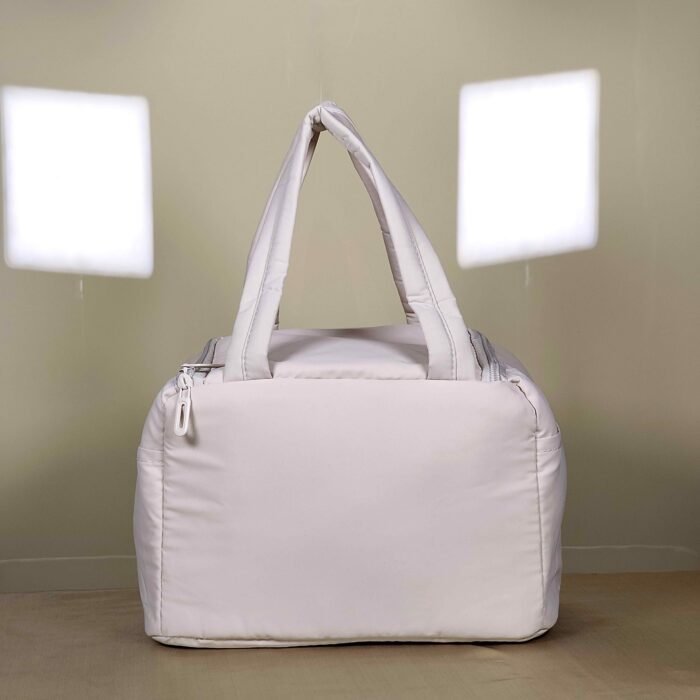 IMG_20260820_231650 Quilted lunch bag with dual handles and zip closure