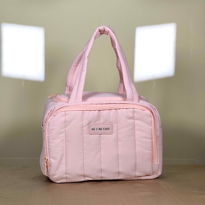 IMG_20260820_231904 Quilted lunch bag with dual handles and zip closure