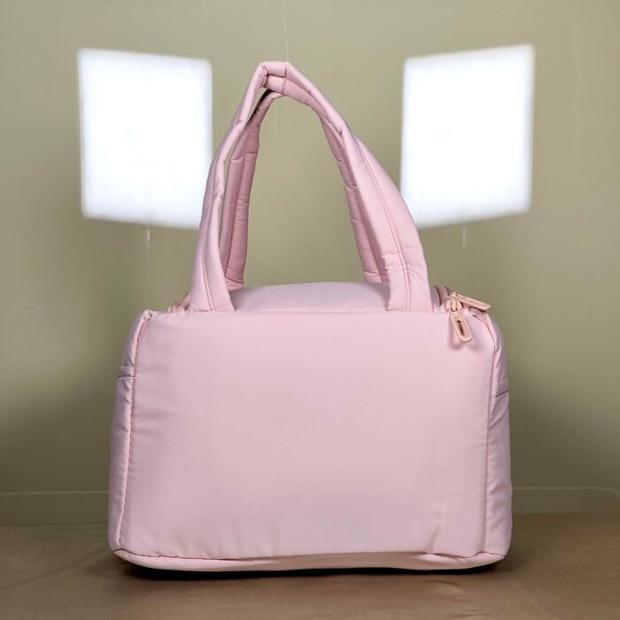 IMG_20260820_232025 Quilted lunch bag with dual handles and zip closure